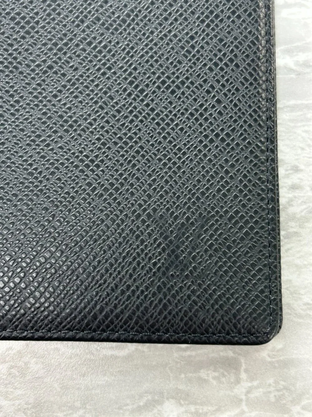 Louis Vuitton Taiga Leather Checkbook Holder/Wallet w/ Entrupy